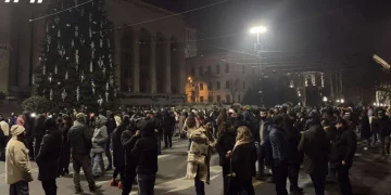 13th night of pro-European protests: citizens again gather in front of Parliament