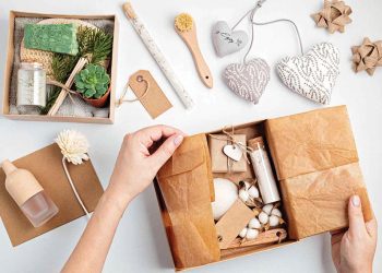 Eco-friendly products for this holiday season. Image from Green Urban Living.