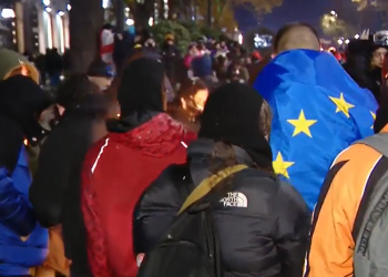 Stalemate on Rustaveli – demonstrators and police rest