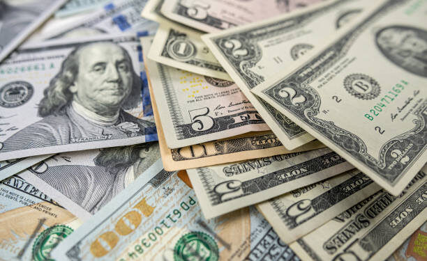 Billionaire Wealth Soars while Global Poverty Stagnates, Oxfam Report Warns of Growing Inequality