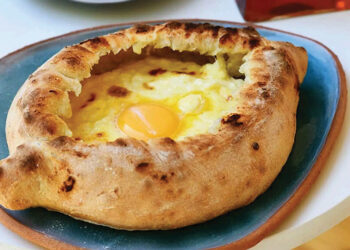 Adjarian khachapuri at Gunda restaurant