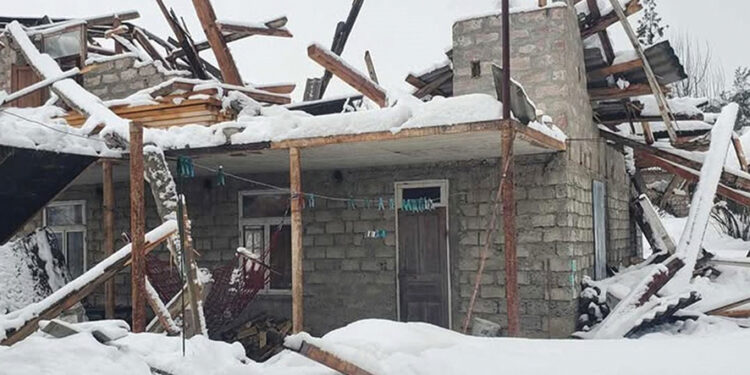 A collapsed roof in Supsa. Source: Mtavari TV