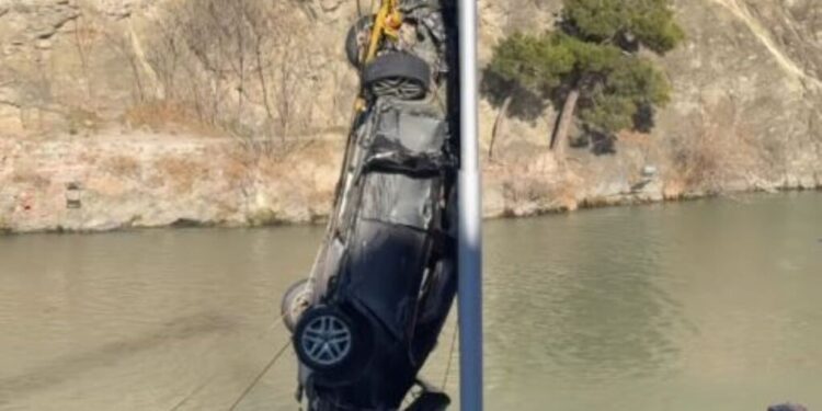 Driver’s body found in a car recovered from the Mtkvari River