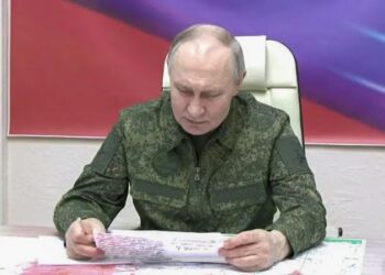 US team in Moscow for Ukraine talks as Russia retakes key town