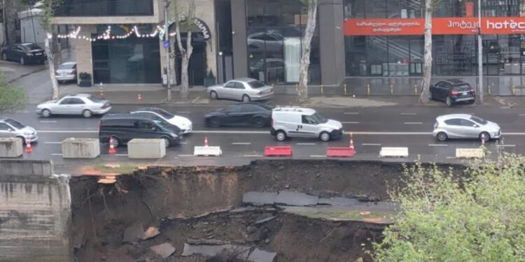 Cracks found on left bank road, part of the road collapses