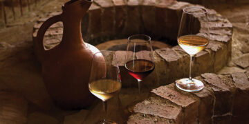 Georgian qvevri wine. Source: georgianwineshop