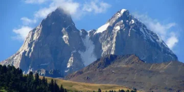 Mountaineer Nikoloz Faliani dies in fall on Mount Ushba; three others rescued