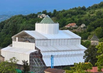 Gelati Rehabilitation Committee nears completion of temporary roofing at Gelati Monastery
