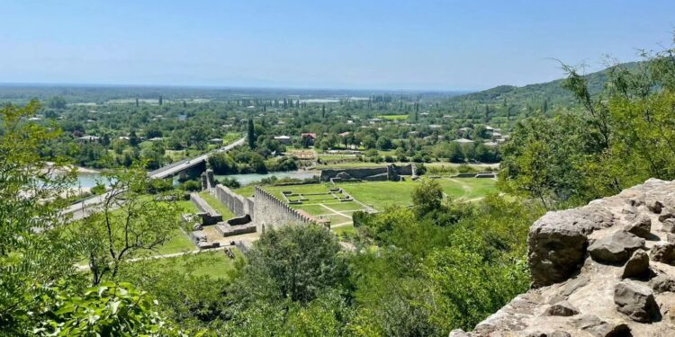 British-Georgian archaeological team discovers 2,500-year-old wine jar in Nokalakevi