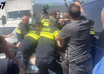 Tensions rise in Tbilisi eviction: police remove protesters on Tvalchrelidze street