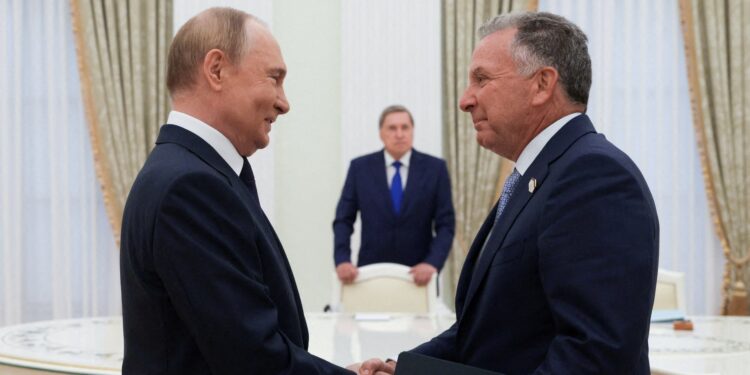 Putin meets US envoy as Trump’s  ultimatum nears deadline