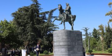 Monument to King Erekle II unveiled in Tbilisi’s Samgori Park