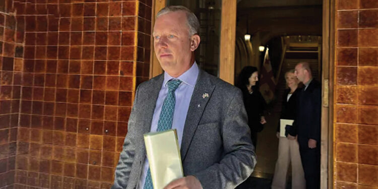 UK Ambassador Gareth Ward leaving the Foreign Ministry after his summons on Thursday. Source: IPN