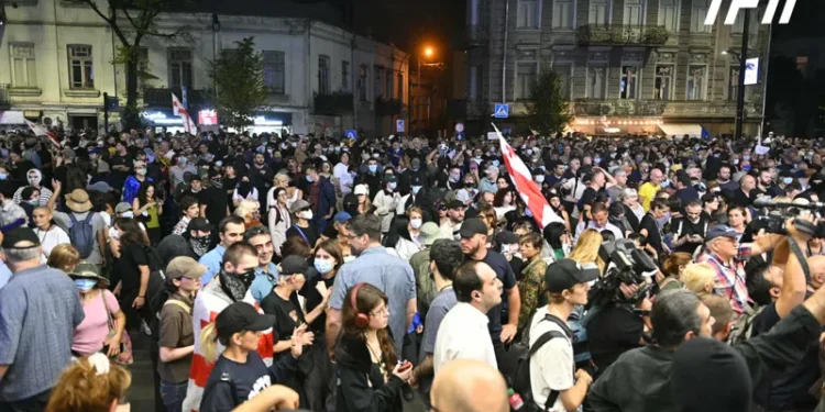 Protesters march to Kaladze’s campaign headquarters in Tbilisi