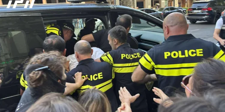 16 detained during protest on Rustaveli Avenue for blocking traffic