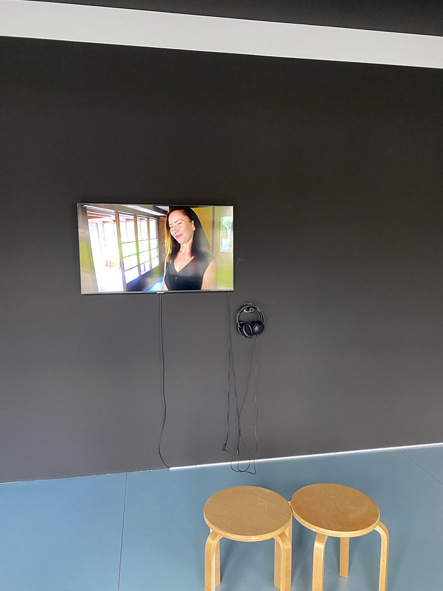 Andrea Fraser. Exhibition view. Nagel Draxler Kabinett.