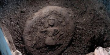 1,200-year-old loaves bearing image of Jesus unearthed in Turkey