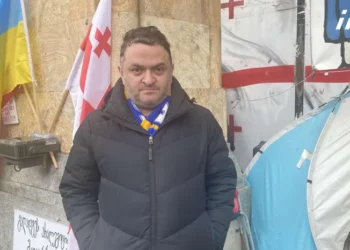Gedevan Popkhadze continues hunger strike alongside activists in front of Parliament