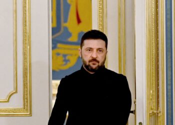 Zelensky warns Ukraine faces “hard choice” amid intense pressure