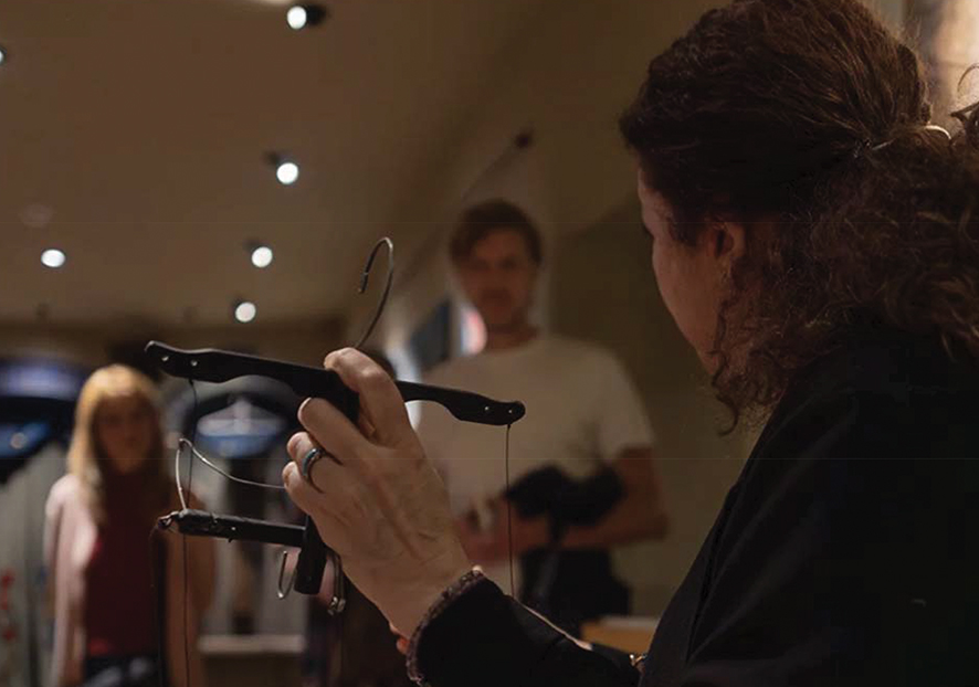 A demonstration of puppetry. Source: gabriadze.com