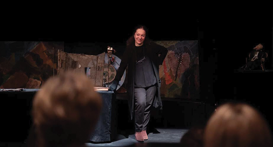 On a tour of the stage. Source: gabriadze.com