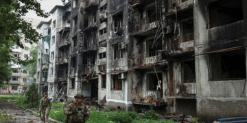 Ukrainian police in Pokrovsk. Photo by Anatolii Stepanov/Reuters