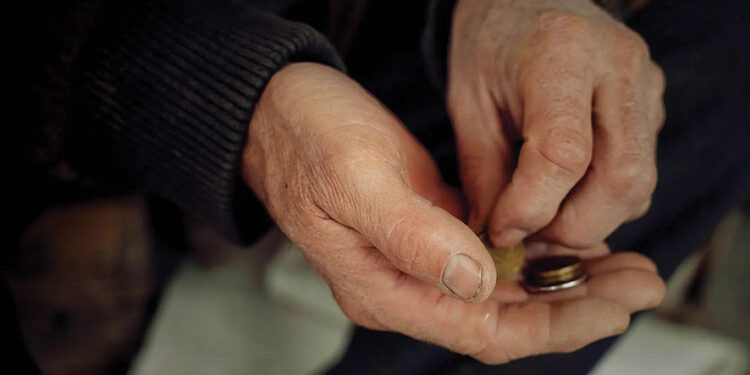 708,245 people received subsistence allowance in October 2025. Source: romea