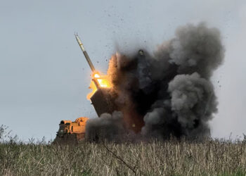 Ukrainian servicemen fire a Multiple Launch Rocket System towards Russian troops near Pokrovsk in Donetsk region, Ukraine. Source: REUTERS/Stringer