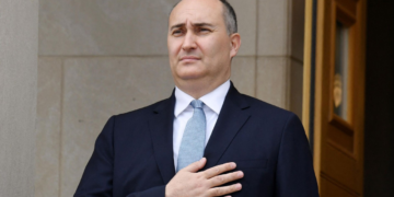 Court orders former Defense Minister and two others to remain in custody