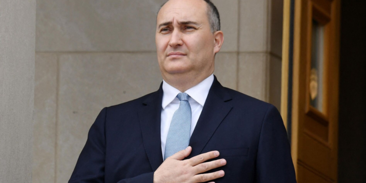 Court orders former Defense Minister and two others to remain in custody