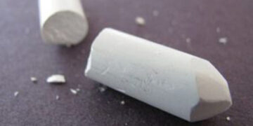 Teacher's chalk. Source: nnstoy