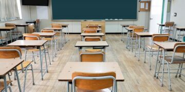 Another school reform on residential-based registration stage