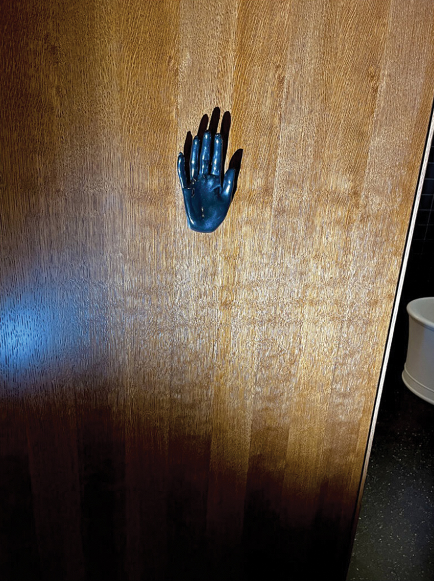 Andro Wekua. Kunst im Hotel Château Royal Berlin.Photo by the author