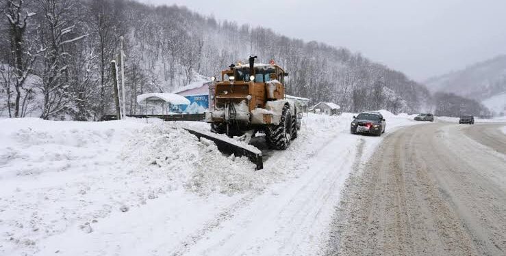 Roads Department updates on traffic restrictions amid heavy snowfall