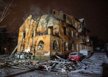 Russia launches hypersonic missile and drone barrage on Ukraine as Kyiv strikes Belgorod