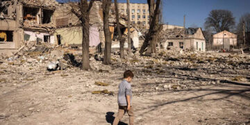 A child walking in Ukraine. Source: GettyImages