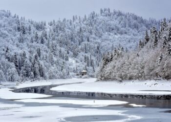 Precipitation expected in western Georgia, strong winds, snowfall in mountains, avalanche risk