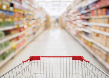Shopping in a supermarket. Source: wellesleyinstitute