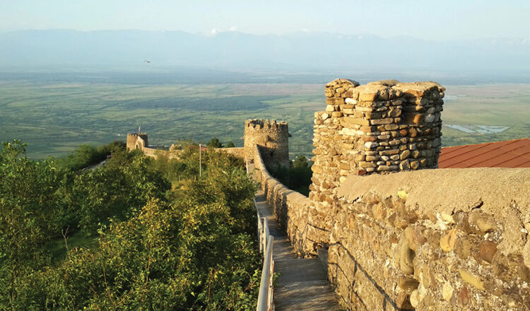 Signaghi city wall. Source: travejar