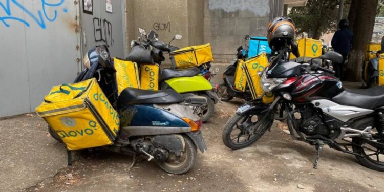 Foreign nationals without permanent residency barred from courier, driver and tour guide jobs in Georgia