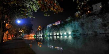 New decorative lighting installed along Mtkvari River embankments