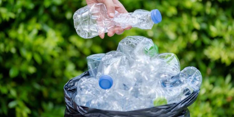 Georgia gradually bans plastic beverage bottles