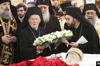 Russia’s Foreign Intelligence claims ecumenical Patriarch lobbying candidates in Georgian church succession