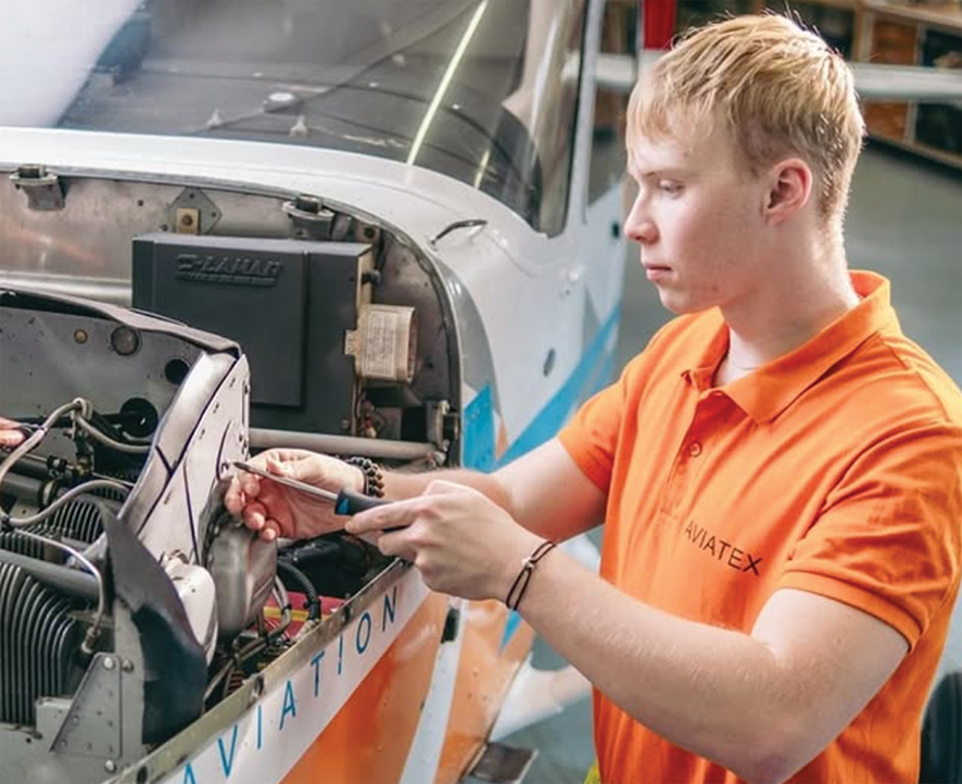 An aviation engineer. Source: bluesky_aeroIG