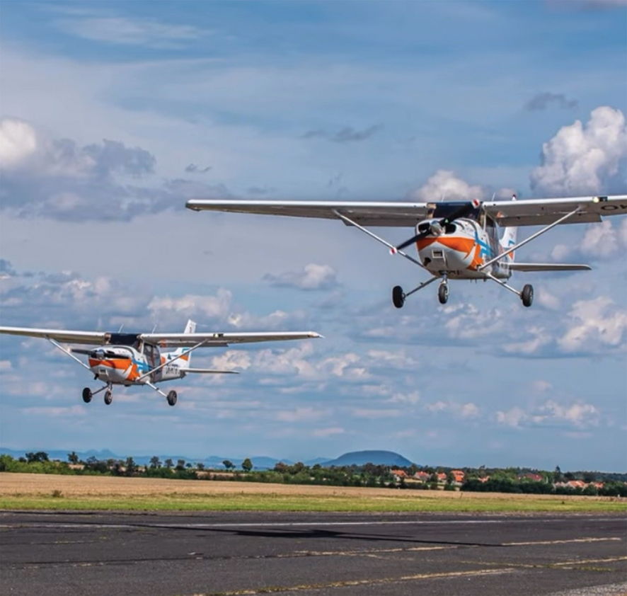Planes landing. Source: bluesky_aeroIG