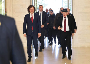 Prime Minister Irakli Kobakhidze with Armenian Prime Minister Nikol Pashinyan. Source: FB