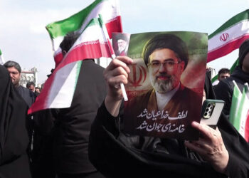 Supporters of Mojtaba Khamenei in Iran. Source: France24