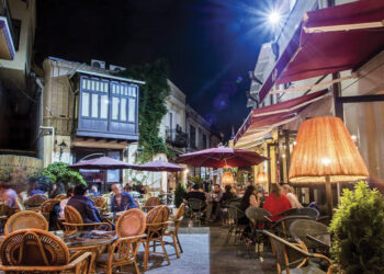 A busy Tbilisi street. Source: civitatis.com