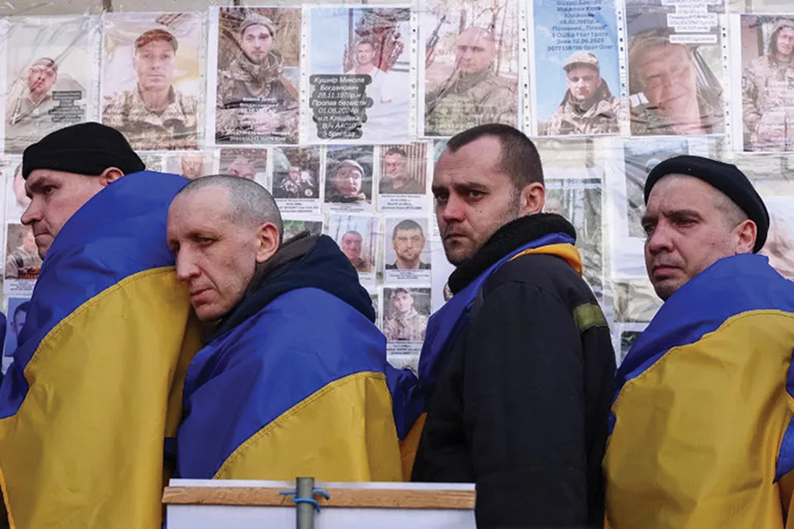 Ukrainian prisoners of war released by Russia after a swap. Source: Reuters
