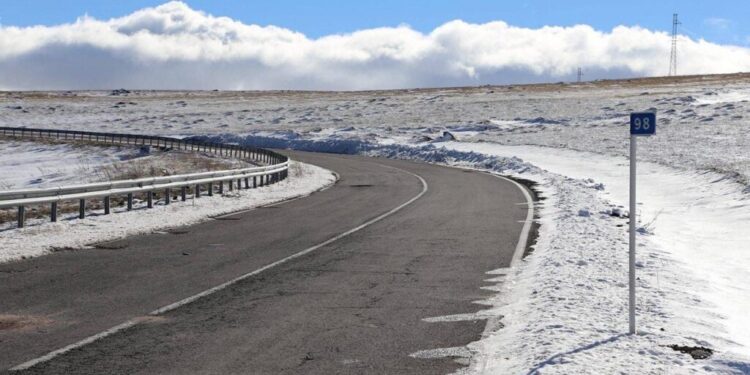 Traffic restricted on Paravani Pass due to severe weather conditions